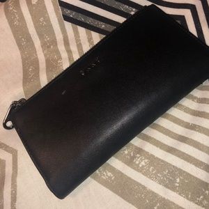 Dkny wallet